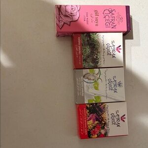 Bath Soak & Bubbles Set - Pink, White, Red